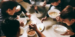 Bữa ăn của du học sinh Nhật Bản