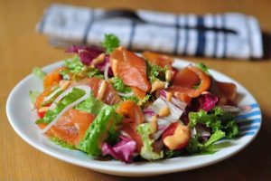 Món salad cá hồi