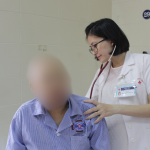 bác sĩ khám bệnh