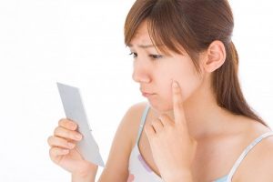 Bạn gái bị nổi mụ ở tuổi dậy thì